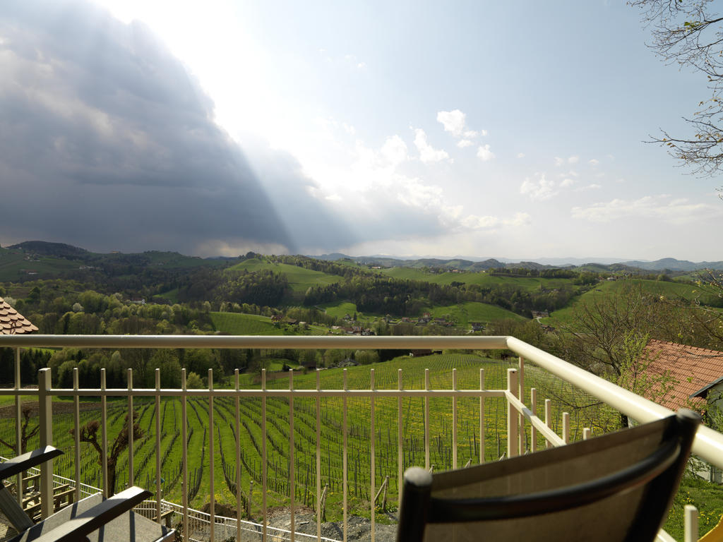 Weingut Skoff Original Hotel Gamlitz Luaran gambar